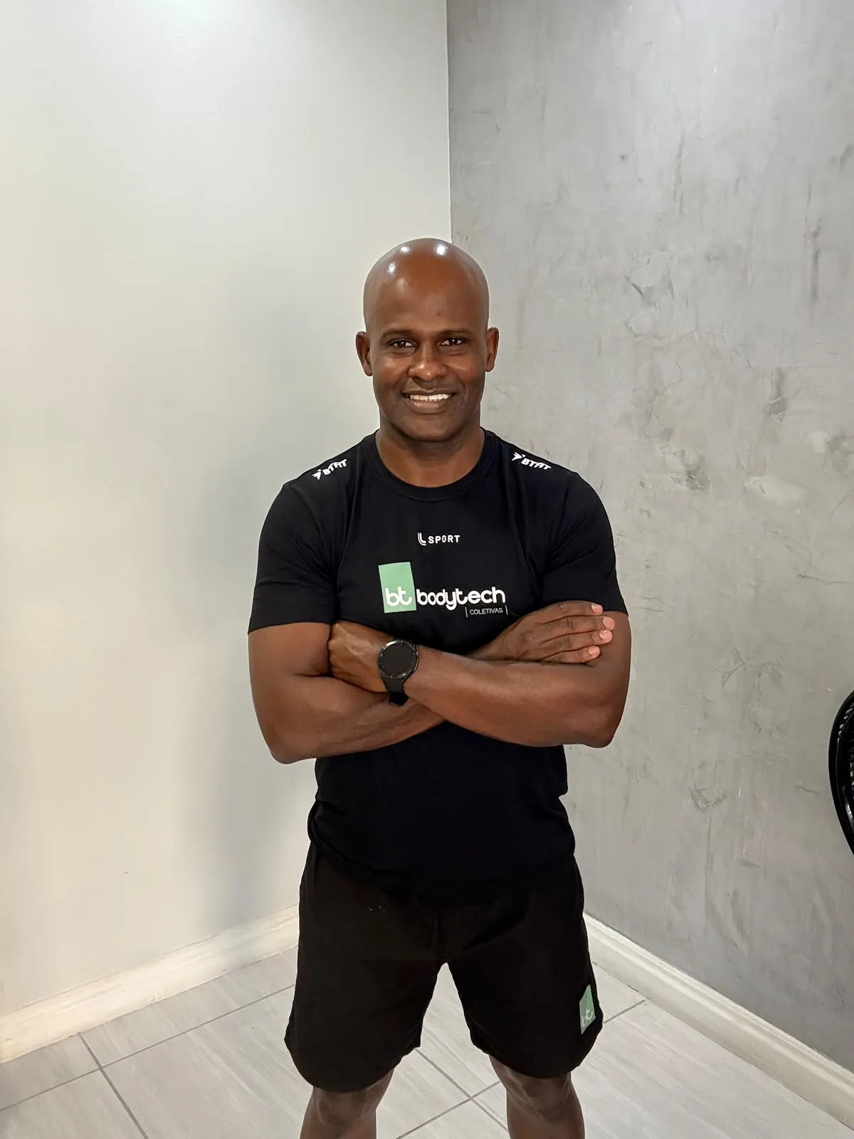 Elivan Capela, personal trainer, na academia